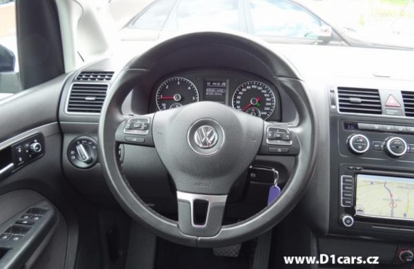 Volkswagen Touran 2.0TDi DSG 7 MÍST PANORAMA BIXENONY, nabídka A87/17