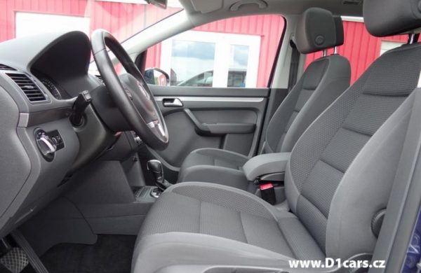 Volkswagen Touran 2.0TDi DSG 7 MÍST PANORAMA BIXENONY, nabídka A87/17