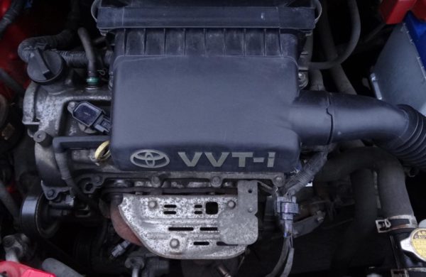 Toyota Yaris 1.3i KLIMATIZACE, SERVISNÍ KNIHA, nabídka AV1/18