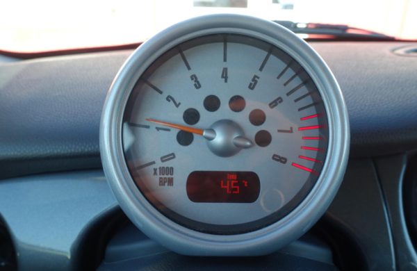 Mini One 1.6i KLIMATIZACE, ODPOČET DPH, nabídka AV4/19