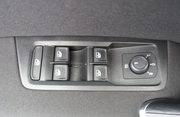 Volkswagen Touran 2.0 TDi  Comfortline ACC, nabídka bf3c1524-2802-49d9-9d3b-88ab0f30654b