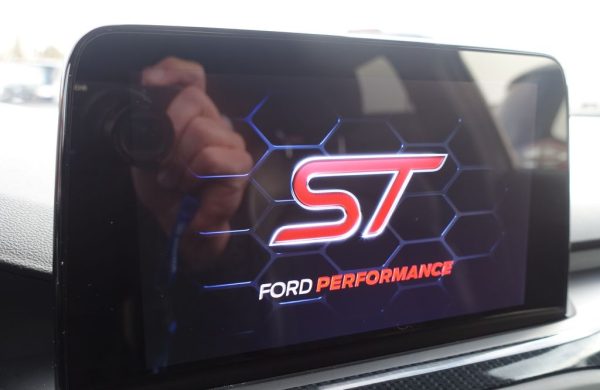 Ford Focus 2.0 ST 140 kW LED SVĚTLA, nabídka 56bc45b6-4cba-4f8a-b3e9-f0542c7123e1