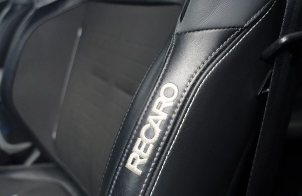 Ford Focus 2.0 ST 140 kW LED SVĚTLA, nabídka 56bc45b6-4cba-4f8a-b3e9-f0542c7123e1