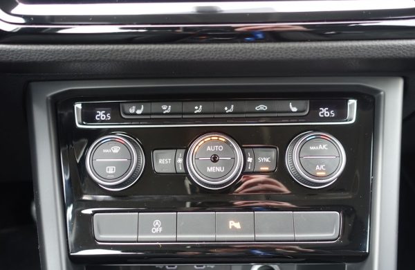 Volkswagen Touran 2.0 TDi Highline LED SVĚTLA, nabídka bdb20b52-6156-4162-886b-b5a45618d4d1