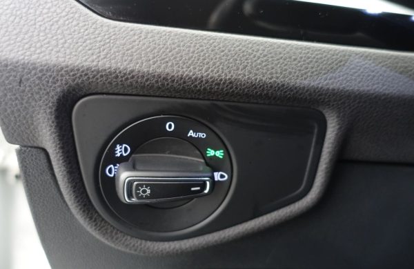 Volkswagen Touran 2.0 TDi Highline LED SVĚTLA, nabídka bdb20b52-6156-4162-886b-b5a45618d4d1