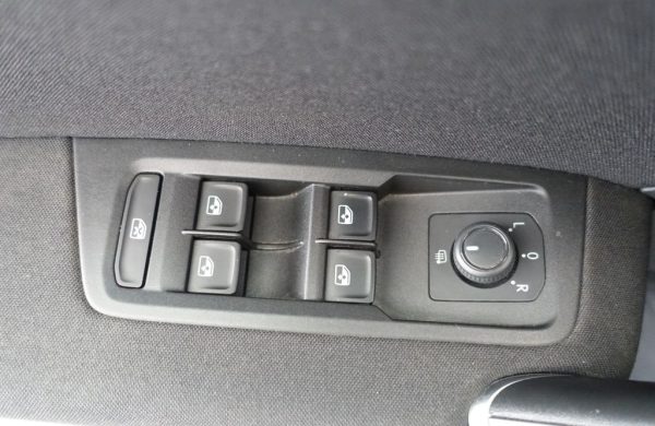Volkswagen Touran 2.0 TDi DSG 7 MÍST, nabídka 859c3af6-6f36-4185-9fa9-10301f47b0dd