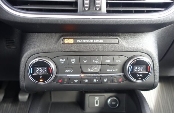 Ford Focus 1.0 EcoBoost ZIMNÍ PAKET, nabídka d6c9c1a0-3d4e-413d-b969-cbfe03642b3b