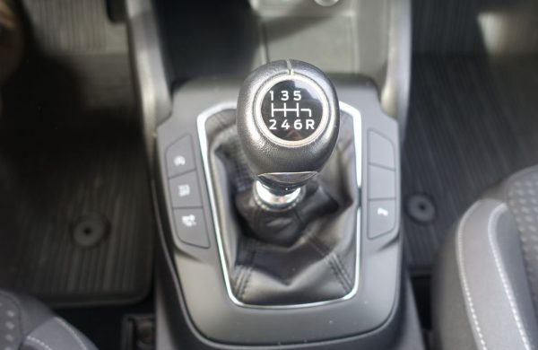 Ford Focus 1.0 EcoBoost ZIMNÍ PAKET, nabídka d6c9c1a0-3d4e-413d-b969-cbfe03642b3b