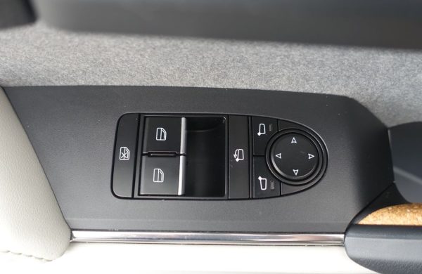 Mazda MX-30 E-SKYACTIVE, 107 kW, nabídka 5f884422-3577-468e-863d-d0d11dc3e2ba
