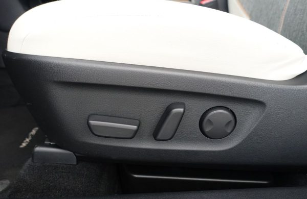 Mazda MX-30 E-SKYACTIVE, 107 kW, nabídka 5f884422-3577-468e-863d-d0d11dc3e2ba