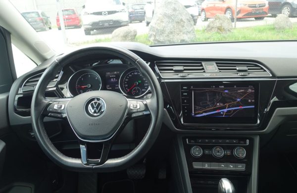 Volkswagen Touran 2.0 TDi Highline, nabídka 9dd68f23-945a-4904-a299-1953ae8a3090