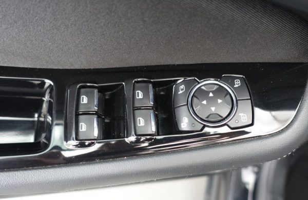 Ford S-Max 7 míst, manuál, tažné Titanium, nabídka f4e4aea9-328d-4899-b41f-c32f370f06a3
