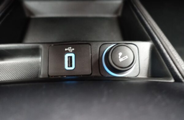 Ford Mondeo 110 kw, Titanium, REZERVOVÁNO, nabídka 6d232f68-680e-440a-9fcd-40feee87979e