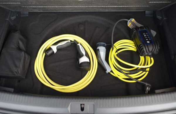 Volkswagen Golf 100kW,Tepelné čerpadlo, nabídka 54b9d637-e6fd-4a20-a1a8-c6975f392a36