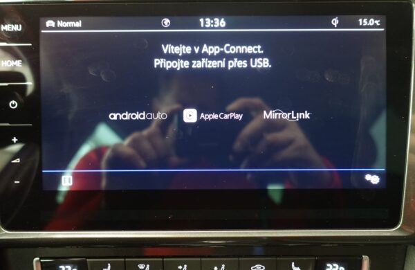 Volkswagen Golf SoH 95,4%, tepelné čerpadlo, nabídka b7028039-4514-4a32-babc-3ccf4e0aebce