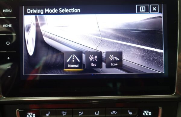 Volkswagen Golf SoH 95,4%, tepelné čerpadlo, nabídka b7028039-4514-4a32-babc-3ccf4e0aebce