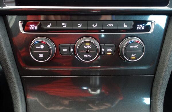 Volkswagen Golf SoH 95,4%, tepelné čerpadlo, nabídka b7028039-4514-4a32-babc-3ccf4e0aebce