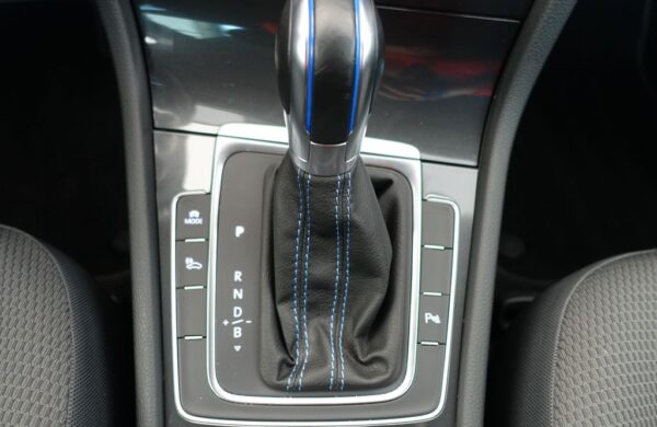 Volkswagen Golf SoH 95,4%, tepelné čerpadlo, nabídka b7028039-4514-4a32-babc-3ccf4e0aebce