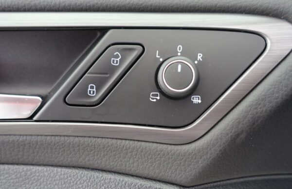 Volkswagen Golf SoH 95,4%, tepelné čerpadlo, nabídka b7028039-4514-4a32-babc-3ccf4e0aebce