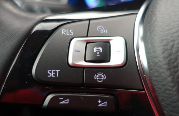 Volkswagen Golf SoH 95,4%, tepelné čerpadlo, nabídka b7028039-4514-4a32-babc-3ccf4e0aebce