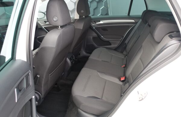 Volkswagen Golf SoH 95,4%, tepelné čerpadlo, nabídka b7028039-4514-4a32-babc-3ccf4e0aebce