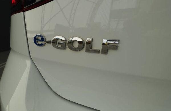 Volkswagen Golf SoH 95,4%, tepelné čerpadlo, nabídka b7028039-4514-4a32-babc-3ccf4e0aebce