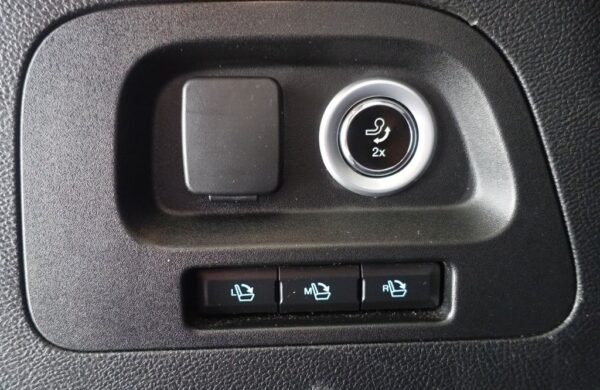 Ford S-Max Titanium 110KW MT6, nabídka 53d62f0b-6709-4df0-a3a1-f14702455405