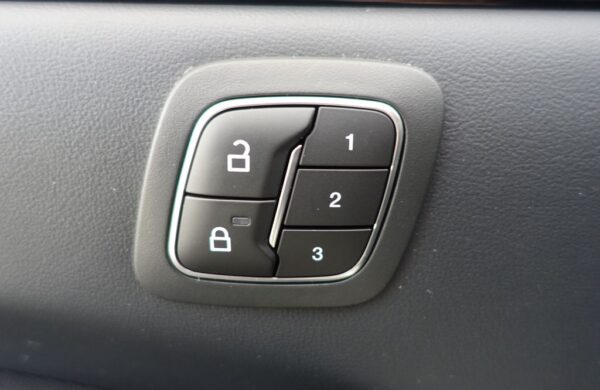 Ford Mustang Mach-E Premium-AWD-98,7 kWh-SOH96,9 %, nabídka 51c96b5d-626a-4172-b94a-fab7b2f18da6