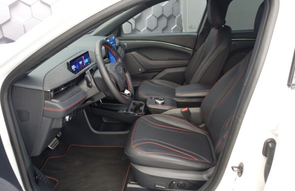 Ford Mustang Mach-E Premium-AWD-98,7 kWh-SOH96,9 %, nabídka 51c96b5d-626a-4172-b94a-fab7b2f18da6
