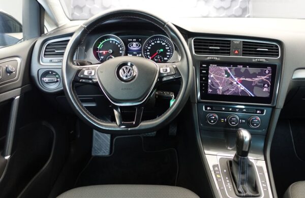 Volkswagen Golf SoH 90,7%, LED světlomety, nabídka 334ea721-ea79-4378-a883-f23dc977887b