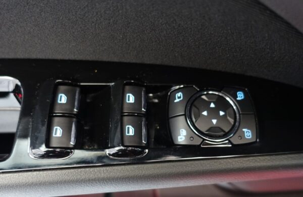 Ford Mondeo 2.0 Ti-VCT Hybrid Titanium, nabídka 936ee208-2304-43fc-889c-0a48b3bf4069