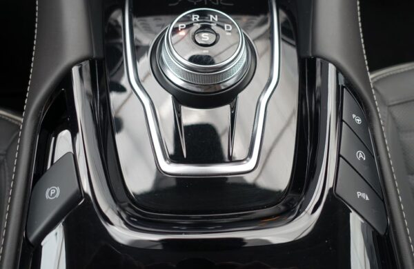 Ford Mondeo 2.0 EcoBlue Vignale 140 kW, nabídka b689a0f8-18f1-45f4-b04b-f3e2b2208abb