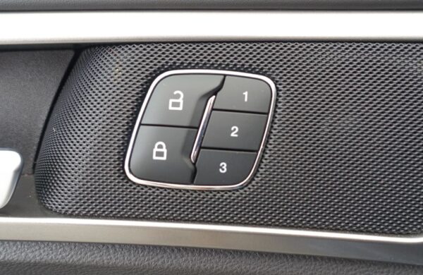 Ford Mondeo 2.0 EcoBlue Vignale 140 kW, nabídka b689a0f8-18f1-45f4-b04b-f3e2b2208abb