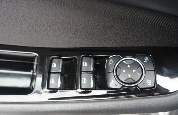 Ford Galaxy 177 kw Titanium Bi-Turbo, nabídka 1ef44ed4-96cb-46a5-a5e0-23beeb02a0bd