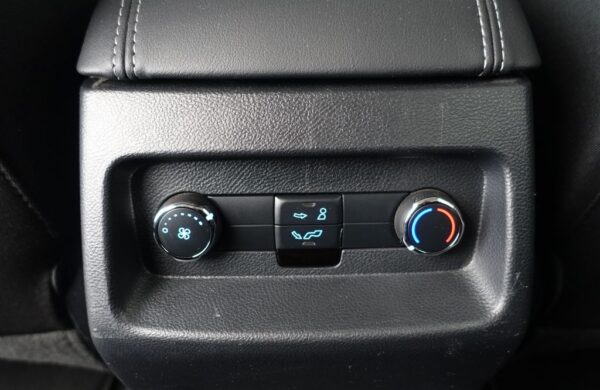 Ford Galaxy 177 kw Titanium Bi-Turbo, nabídka 1ef44ed4-96cb-46a5-a5e0-23beeb02a0bd