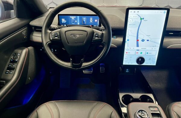 Ford Mustang Mach-E Premium – AWD – 94,9% SoH, nabídka b1f53077-6464-49a2-831f-a9d706996294