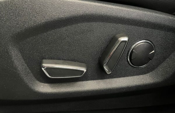 Ford Galaxy 2.5 Duratec FHEV TITANIUM, LED, nabídka 6ebe4ab5-e85a-4ced-b527-a8cd092081a9