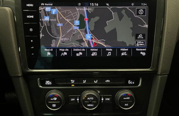 Volkswagen Golf 100kW, LED, SoH 94%, nabídka b8b6b1bc-f207-47f5-b02c-c5bd6d064595