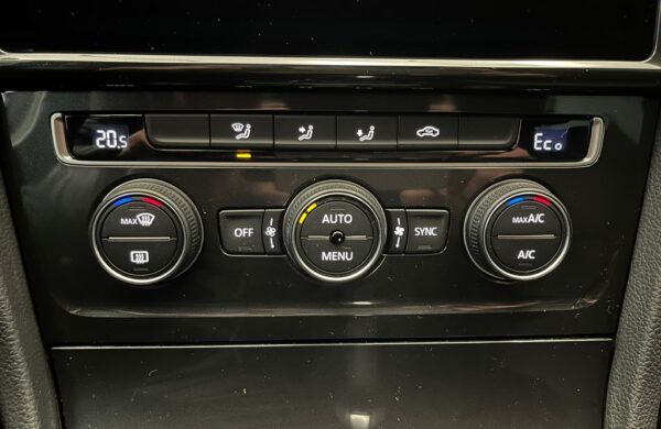 Volkswagen Golf 100kW, LED, SoH 94%, nabídka b8b6b1bc-f207-47f5-b02c-c5bd6d064595