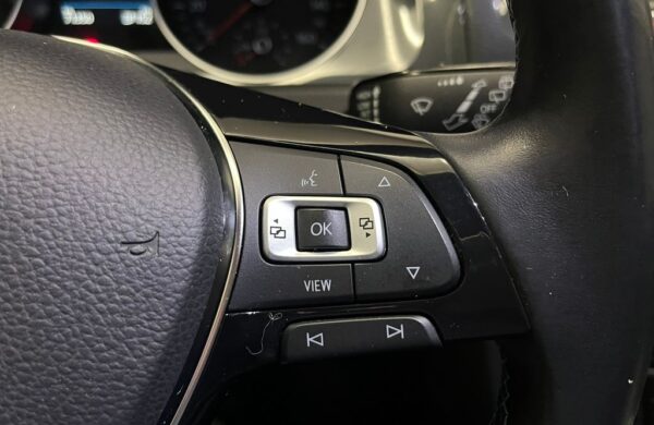 Volkswagen Golf 100kW, LED, SoH 94%, nabídka b8b6b1bc-f207-47f5-b02c-c5bd6d064595