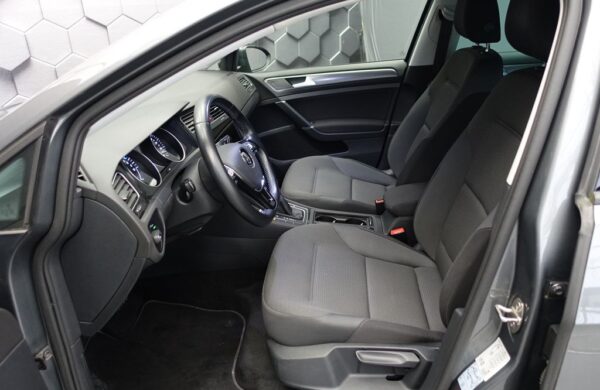 Volkswagen Golf 100kW, LED, SoH 94%, nabídka b8b6b1bc-f207-47f5-b02c-c5bd6d064595