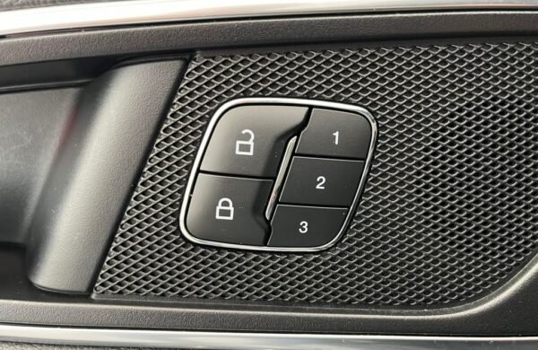 Ford S-Max 2.5 Duratec FHEV ST-Line, nabídka 9f85c9ab-865d-4ade-a2f2-6648ad8ac311