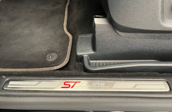 Ford S-Max 2.5 Duratec FHEV ST-Line, nabídka 9f85c9ab-865d-4ade-a2f2-6648ad8ac311