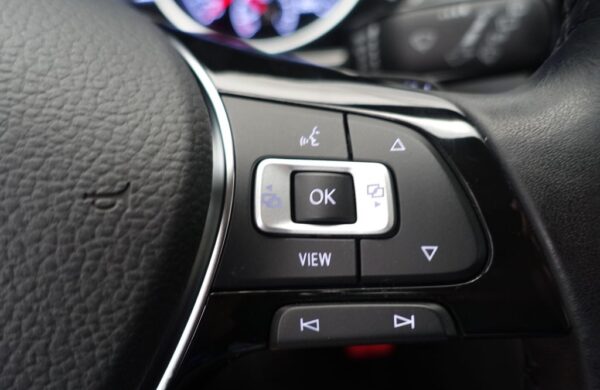 Volkswagen Touran 2.0 TDi Comfortline LED SVĚTLA, nabídka cbe390ac-f09d-47c2-a183-4c8280241ae5