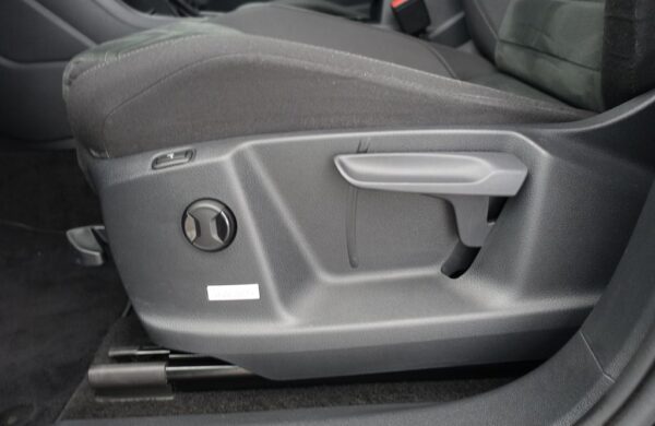 Volkswagen Touran 2.0 TDi Comfortline LED SVĚTLA, nabídka cbe390ac-f09d-47c2-a183-4c8280241ae5