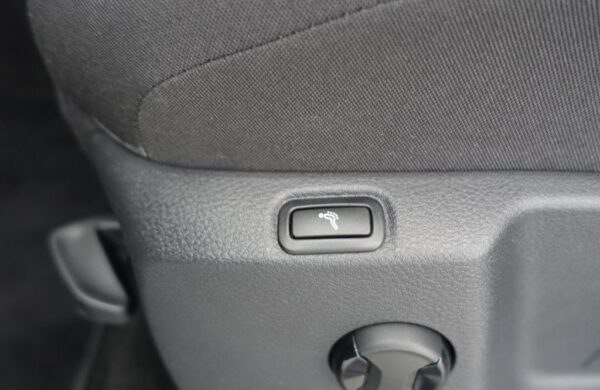 Volkswagen Touran 2.0 TDi Comfortline LED SVĚTLA, nabídka cbe390ac-f09d-47c2-a183-4c8280241ae5