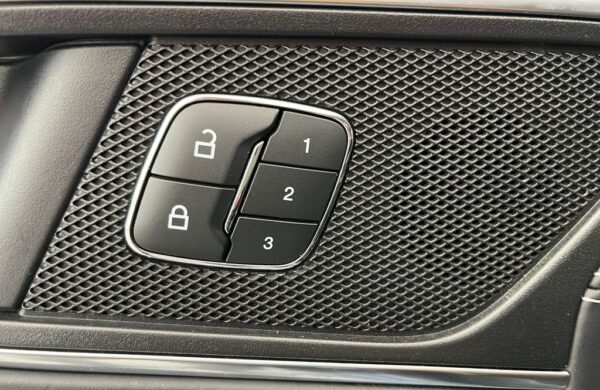 Ford S-Max 2.5 FHEV VIGNALE REZERVOVÁNO, nabídka 4a4dcf26-9ea0-44ec-a7c3-39a8b21e6a39