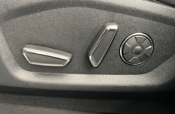 Ford S-Max 2.5 FHEV VIGNALE REZERVOVÁNO, nabídka 4a4dcf26-9ea0-44ec-a7c3-39a8b21e6a39