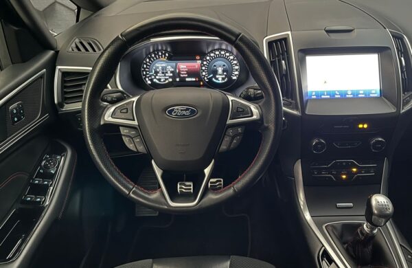 Ford S-Max 2.0 ST-LINE manuál LED , nabídka afeff456-738e-4b42-a253-e50b9cb2ffe0