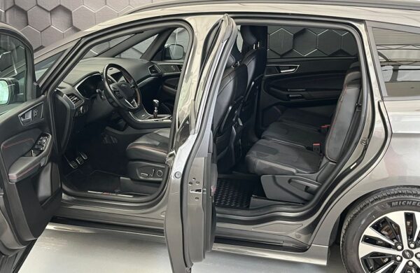 Ford S-Max 2.0 ST-LINE manuál LED , nabídka afeff456-738e-4b42-a253-e50b9cb2ffe0